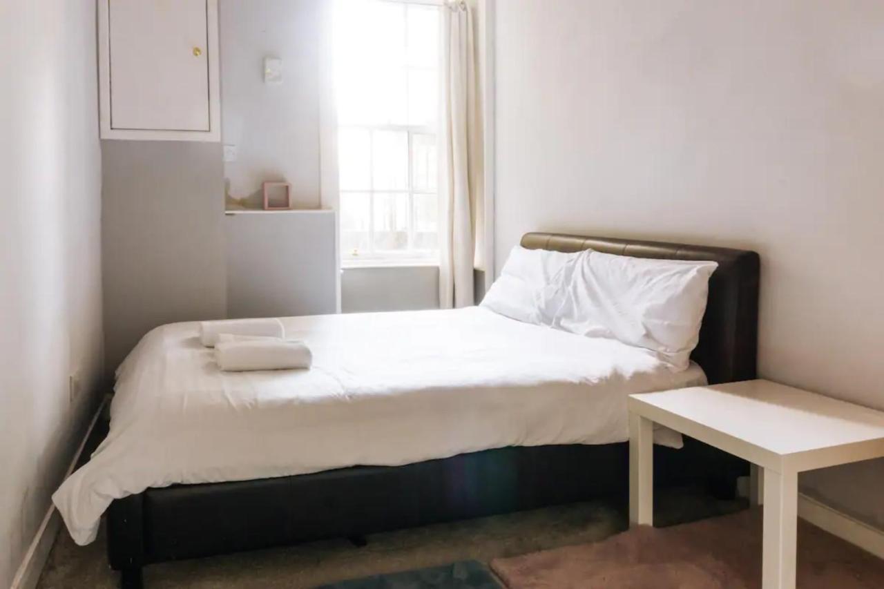 Homely 3 Bedroom In The Heart Of Central EDI Buitenkant foto