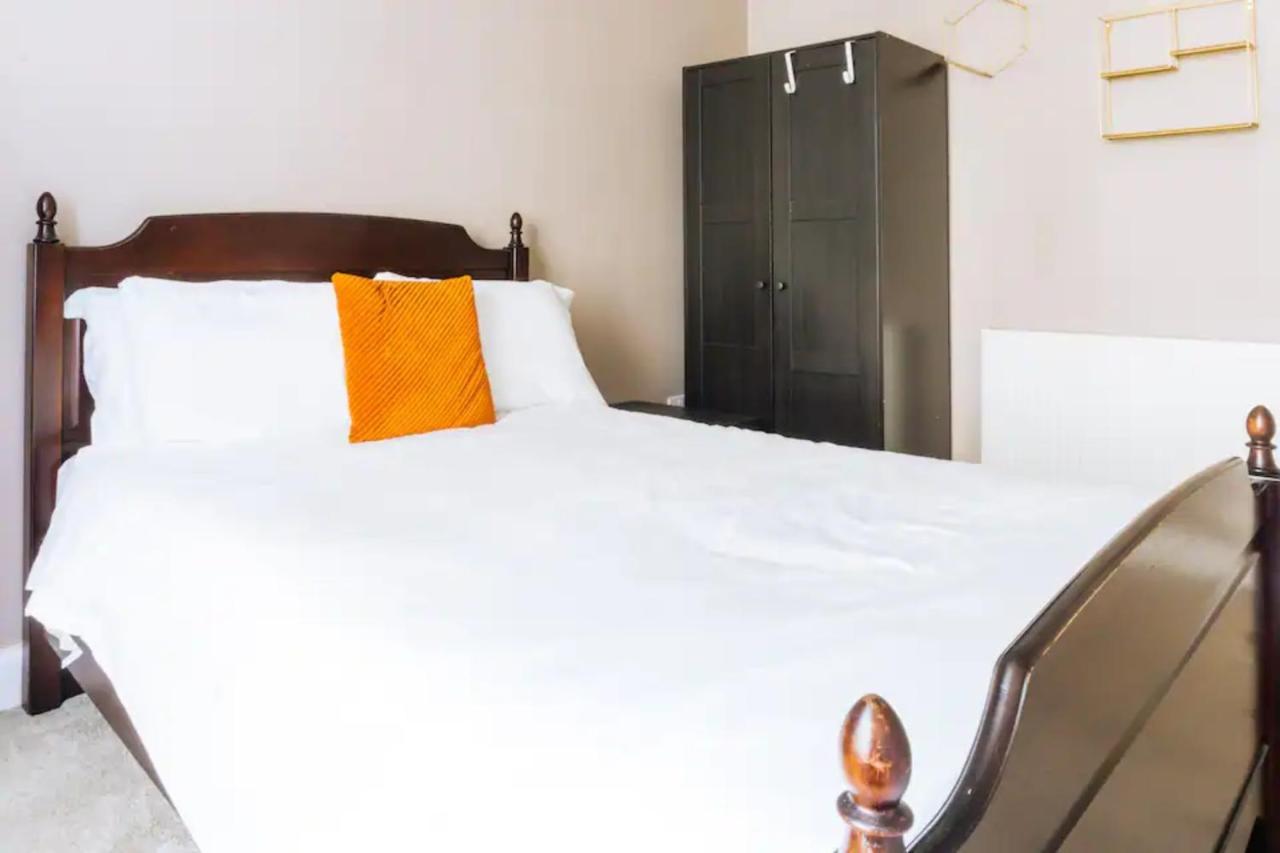 Homely 3 Bedroom In The Heart Of Central EDI Buitenkant foto