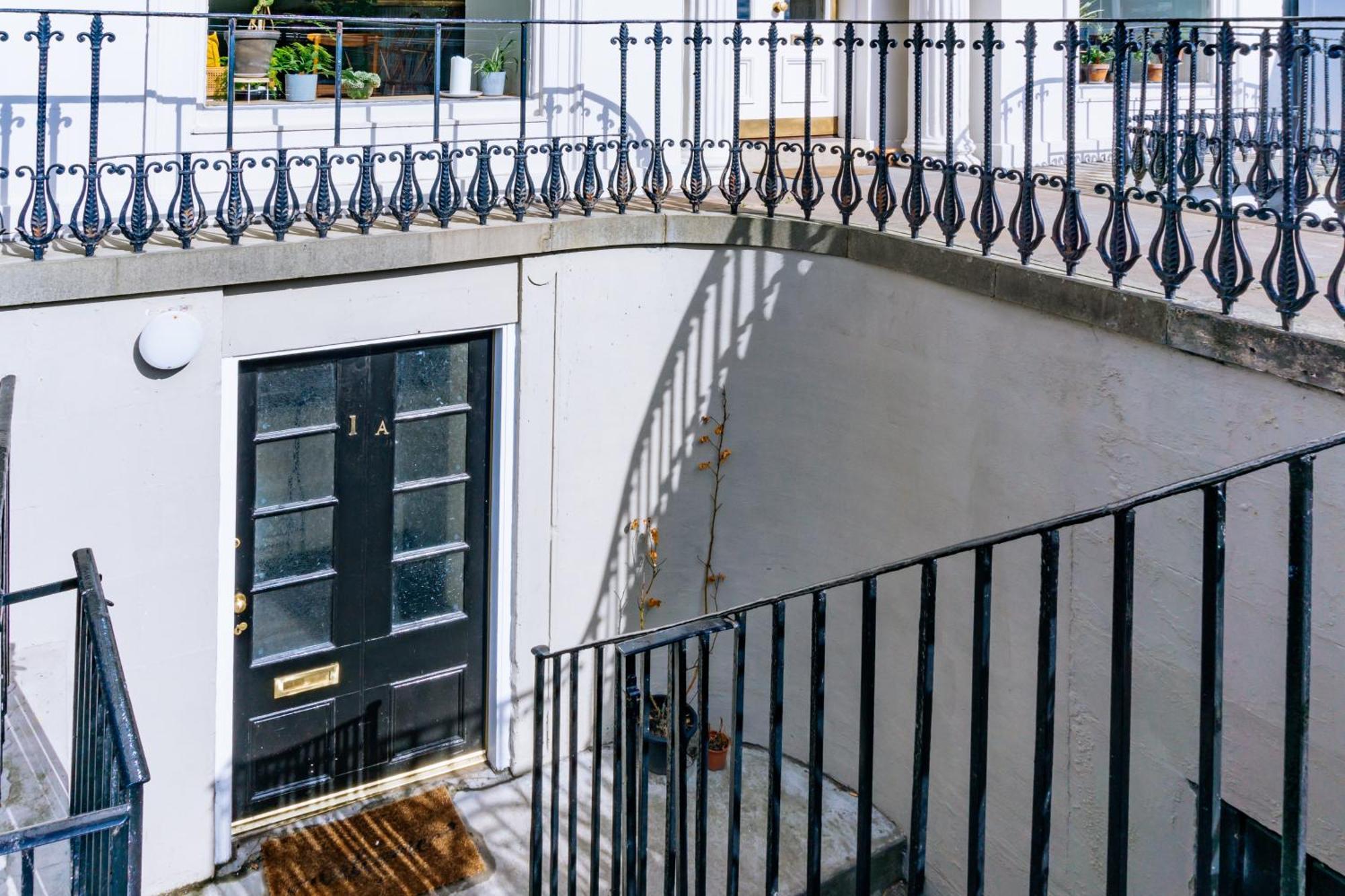 Homely 3 Bedroom In The Heart Of Central EDI Buitenkant foto