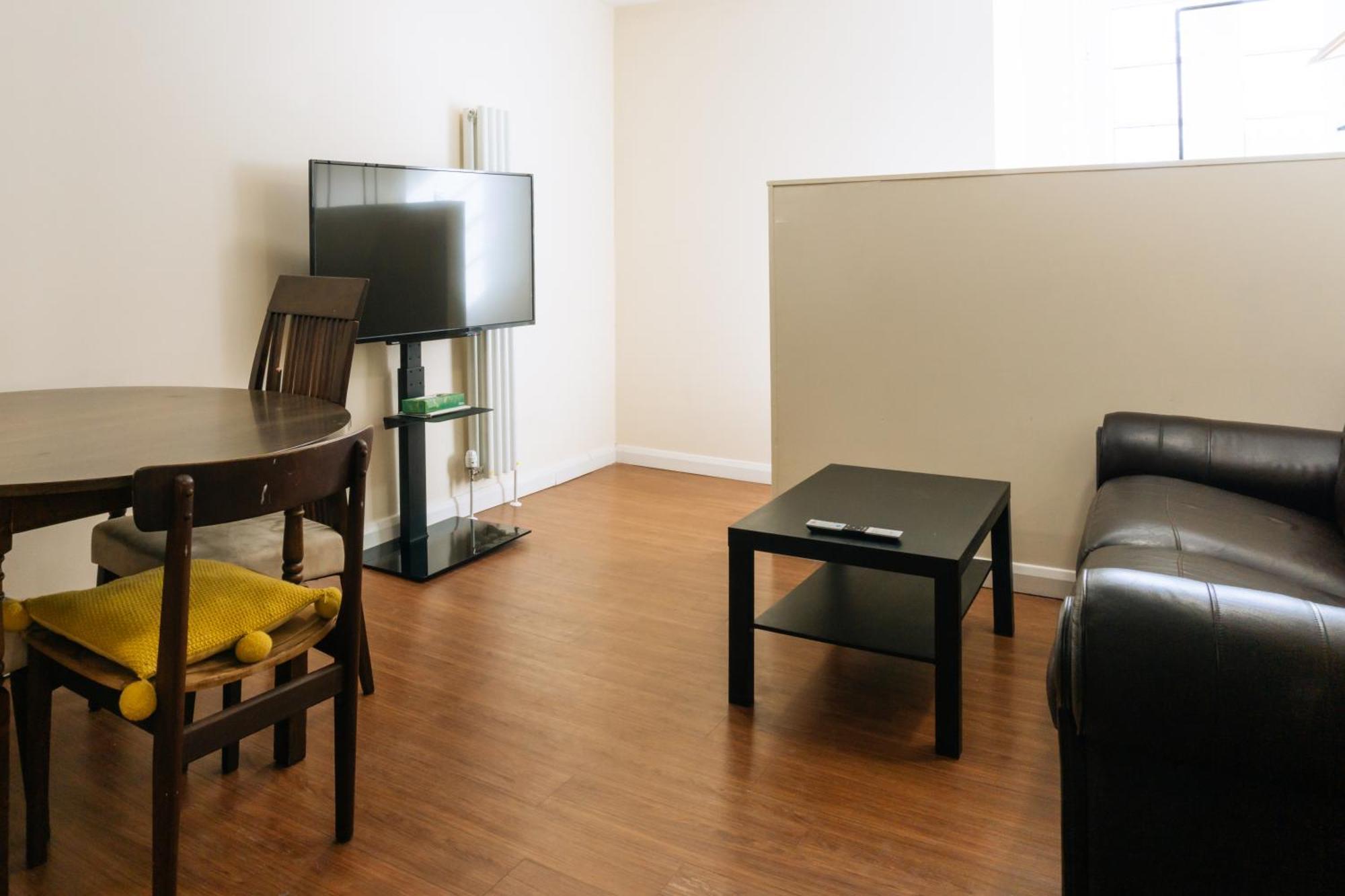 Homely 3 Bedroom In The Heart Of Central EDI Buitenkant foto